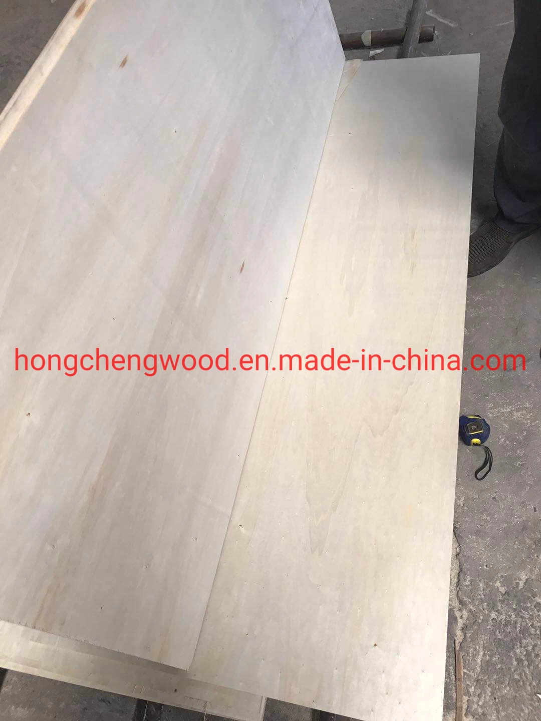 E0 Carb Grade Poplar Plywood or Pine Plywood Manufacturer for Furniture /Construction