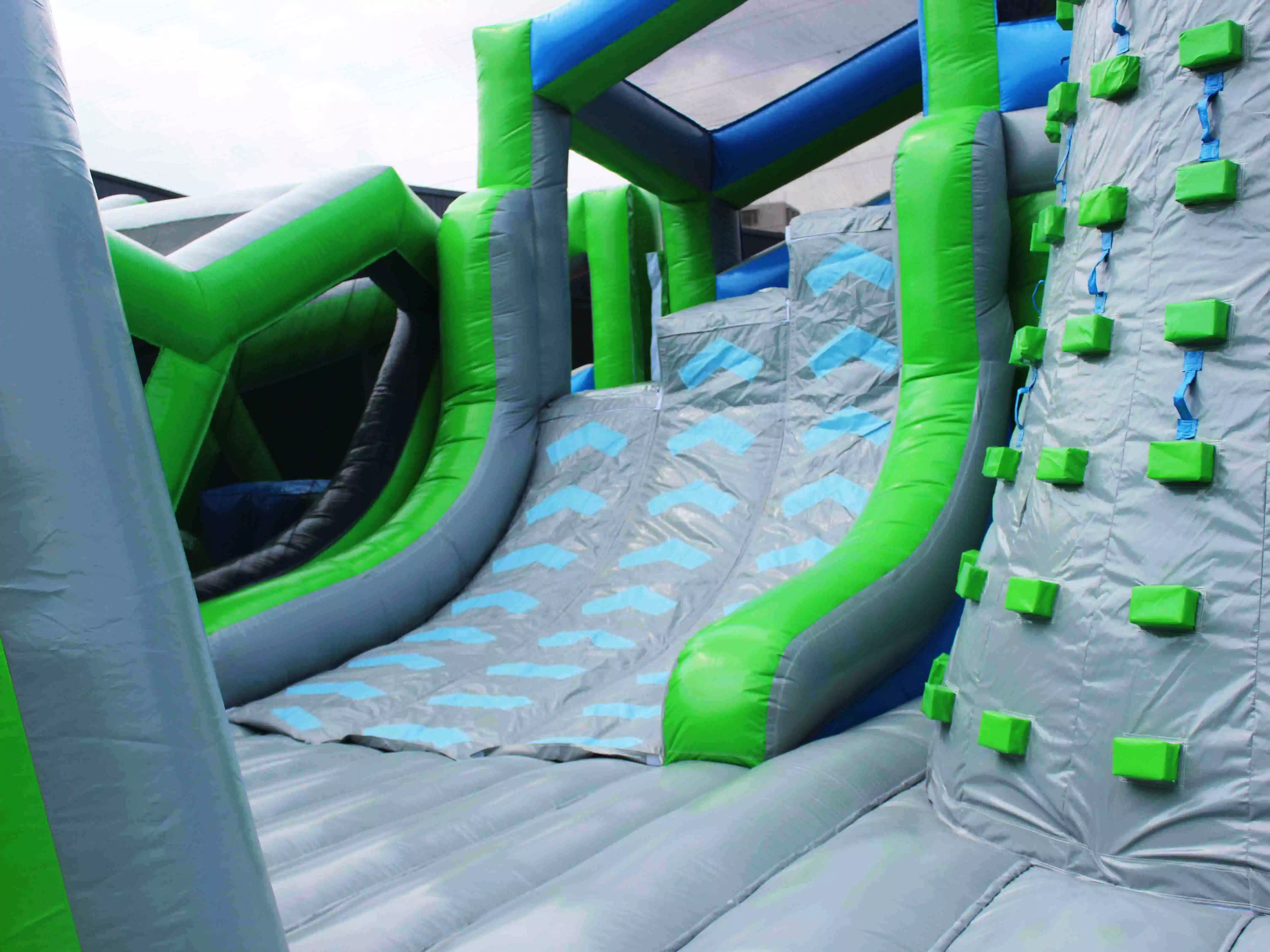 Pista de obstáculos gigante Parque Infantil Bouncy Moonwalk saltar Air Park insuflável Obstacle Amusement Park