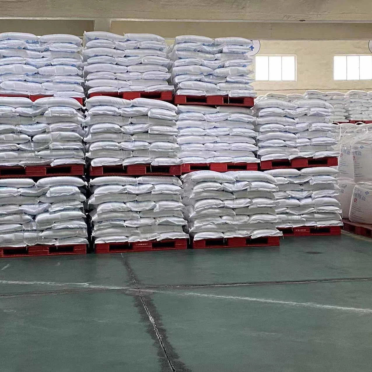 Natural Mineral Salt, Sodium Chloride &ge; 99%, Vacuum Processed Industrial Salt.