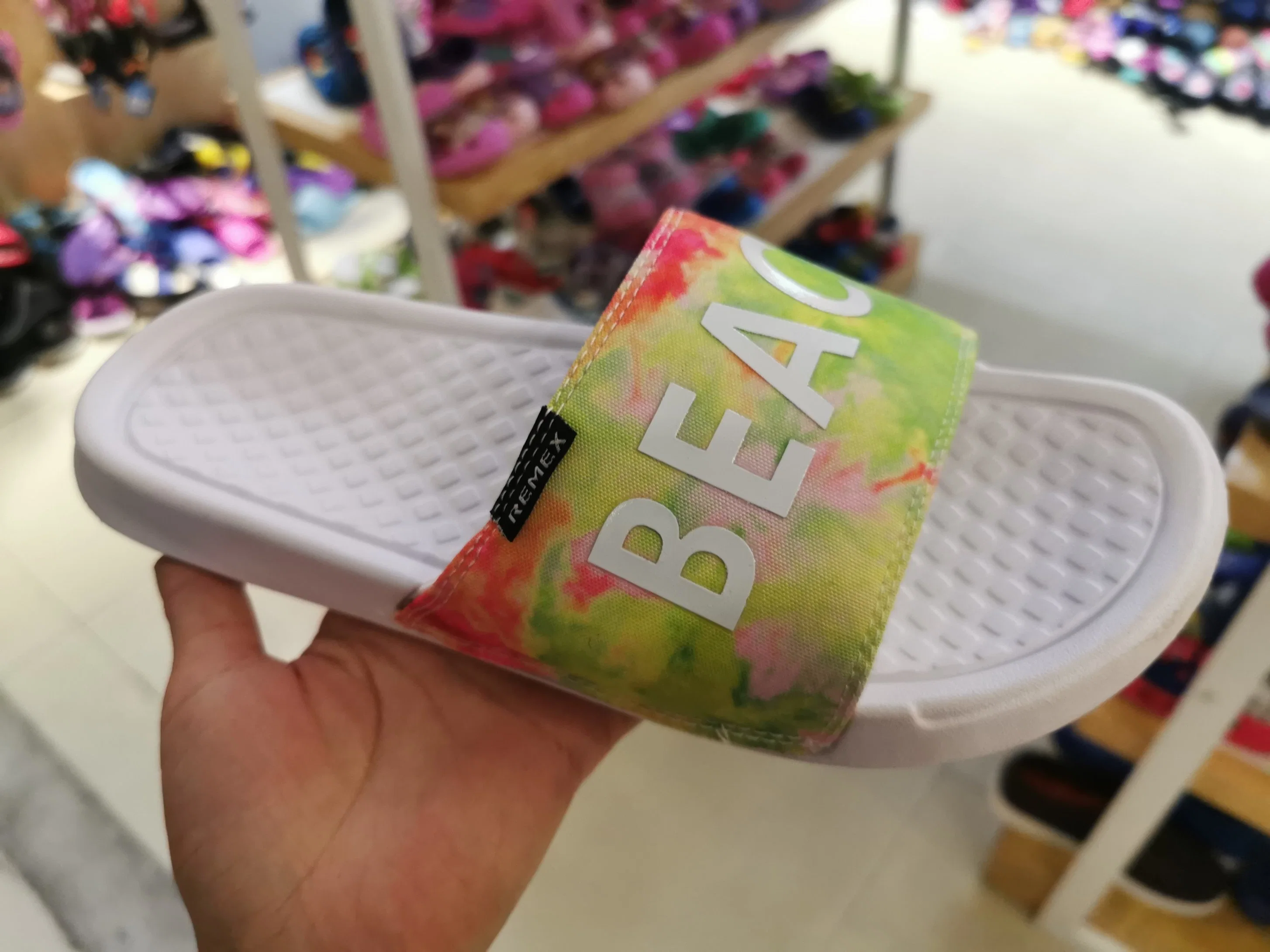 Zapatillas de manga deslizante superior de poliuretano OEM para niños y niñas