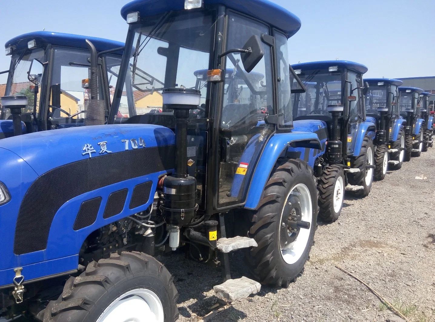 Factory Directly Supply Good Year Tire Tractor It Implements Price Use Tb Chassis in Italy