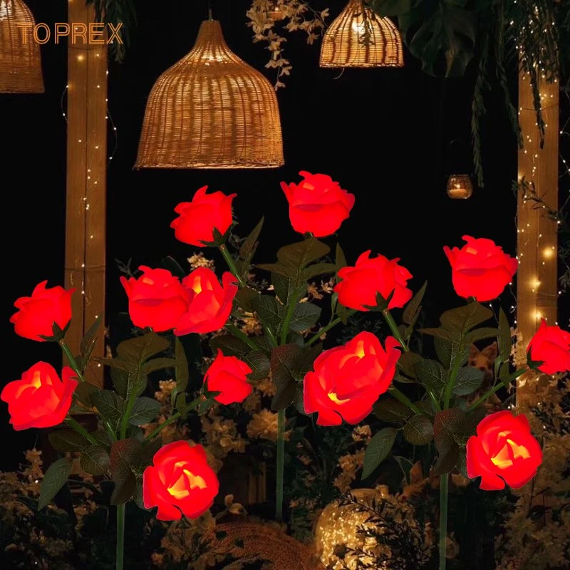 Fleurs solaires Roses en plastique décoratives réservées avec des lumières LED pour l'éclairage des fêtes.