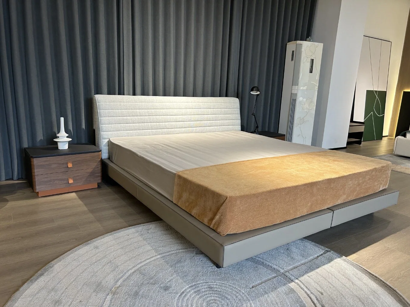 Muebles modernos de la villa italiana Roger, ropa de cama de alto grado Dormitorio Minimalism cama king