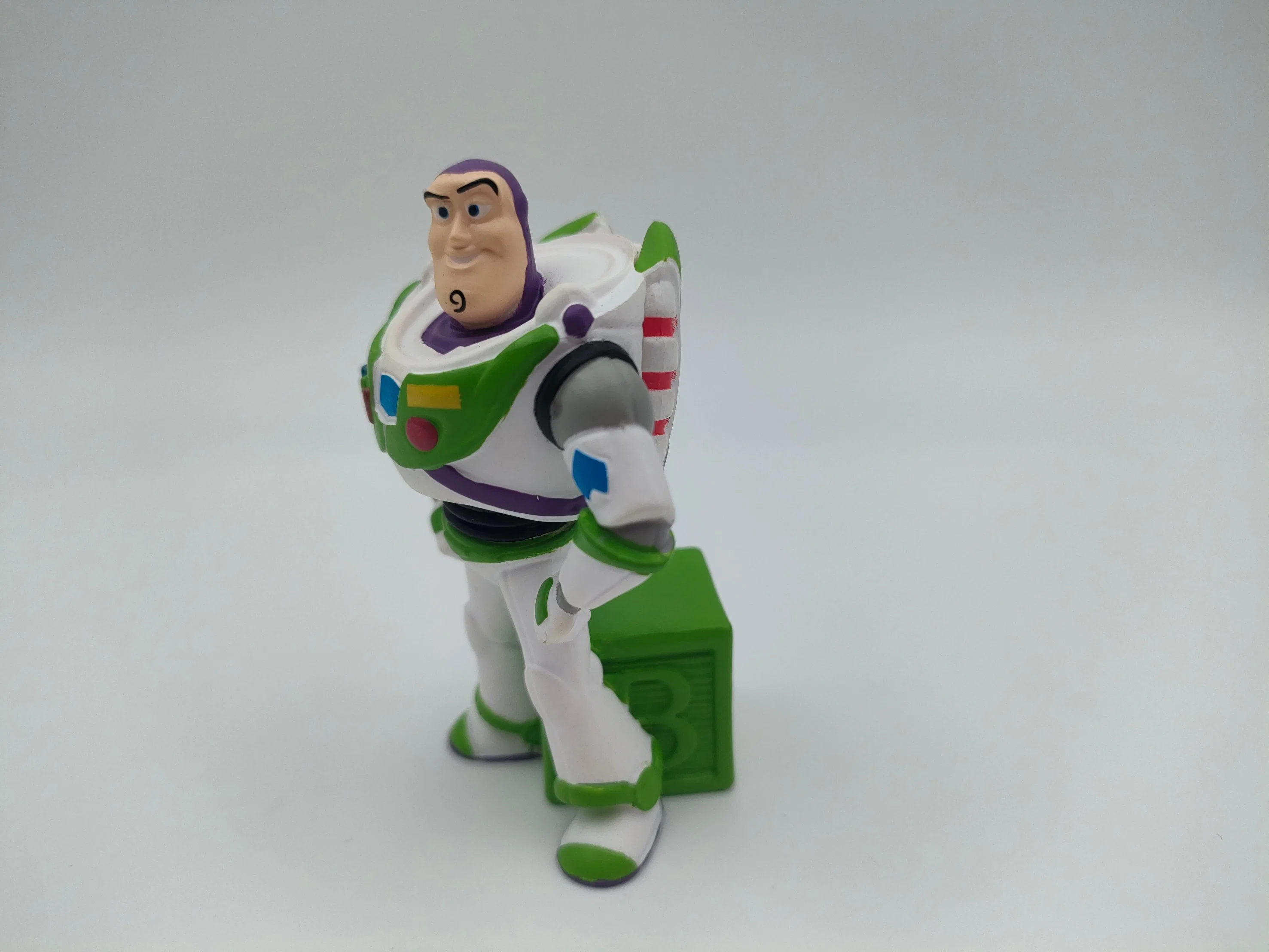 OEM Buzz Lightyear Personnage de dessin animé Assez drôle Mode Sculpture de simulation pour enfants Figurine d'animation Jouet