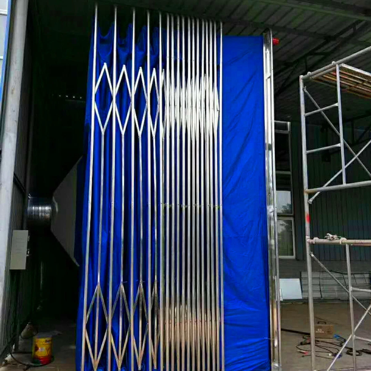 China Supplier Movable Folding Retractable Spray Paint Booth