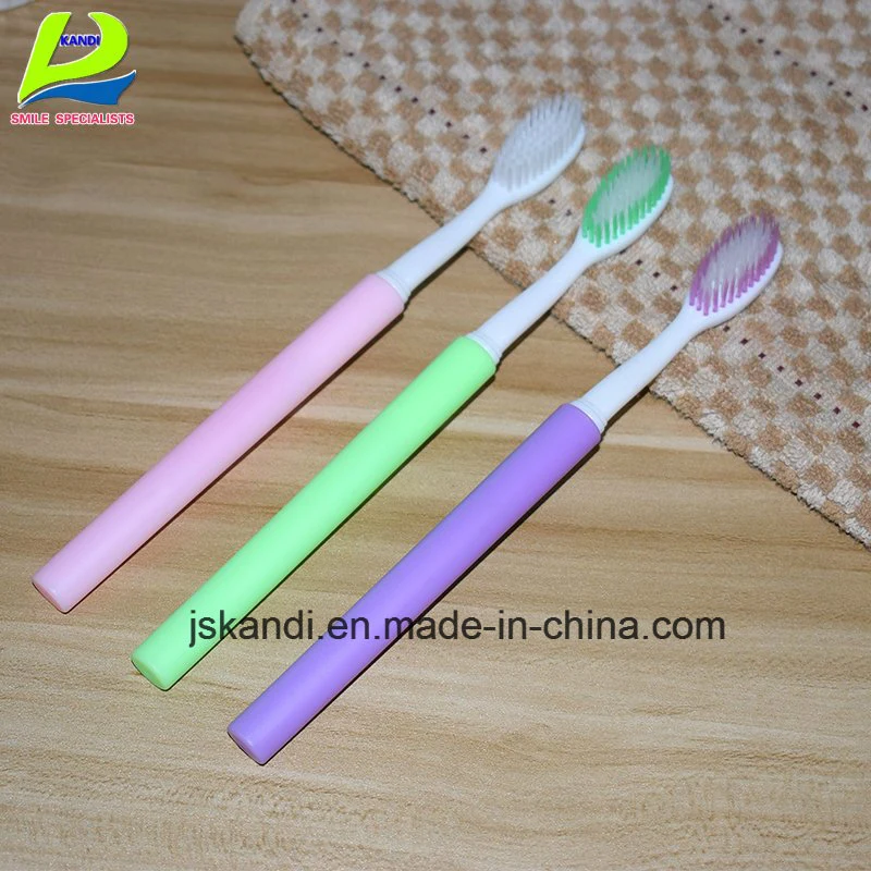 Double Sharp Adult Soft Plastic Toothbrush

Brosse à dents en plastique souple pour adultes Double Sharp