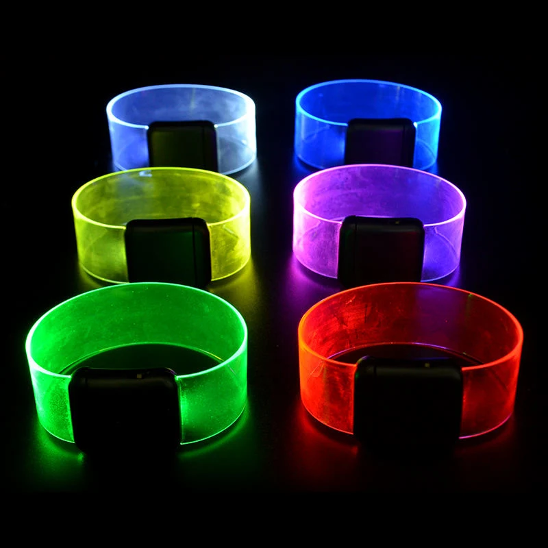 Nuevo producto patentado logotipo personalizado LED pulsera magnética