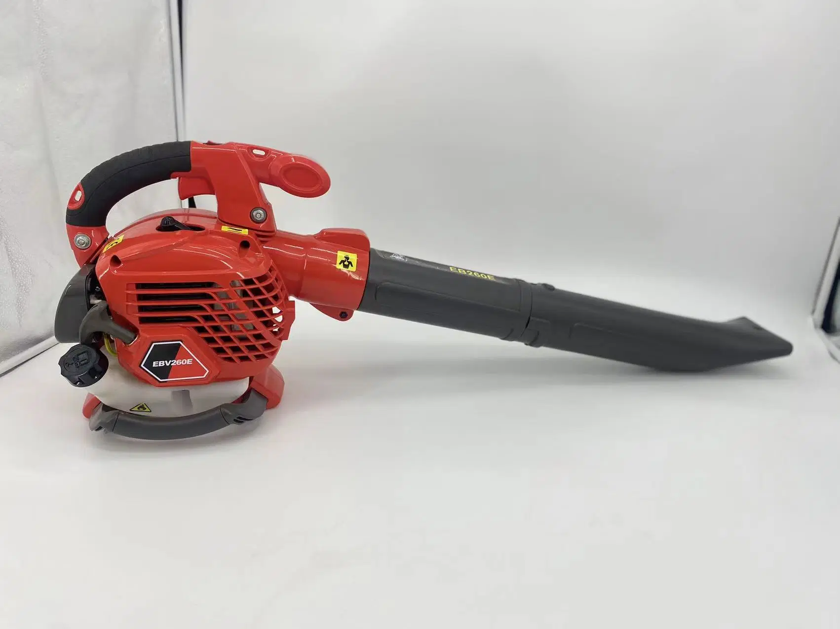 Portable Blower and Vacuum Eb260e for Garden Fallen Leaves and Grass and Snow with 0.75kw Engine