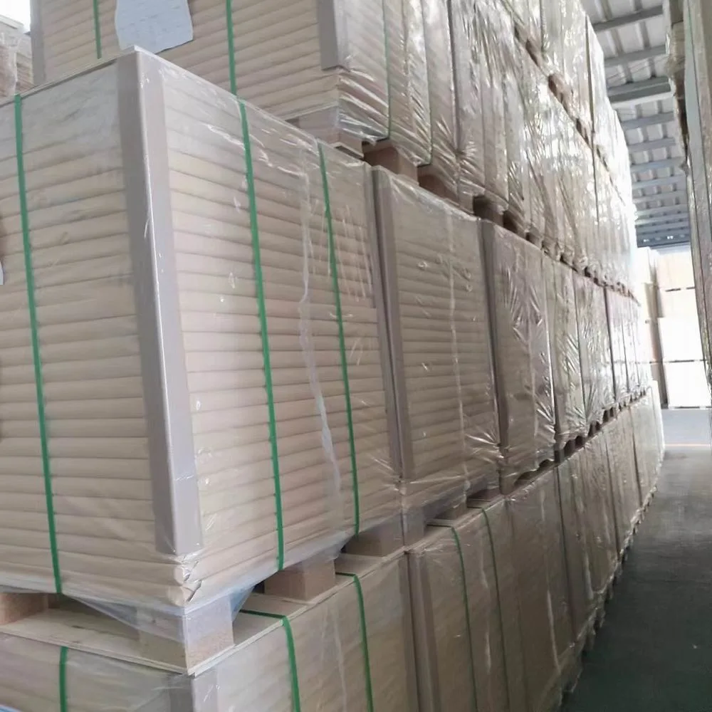 Papel satinado recubierto 200gsm 250gsm en paquete de rollo de hojas De fabricantes de China