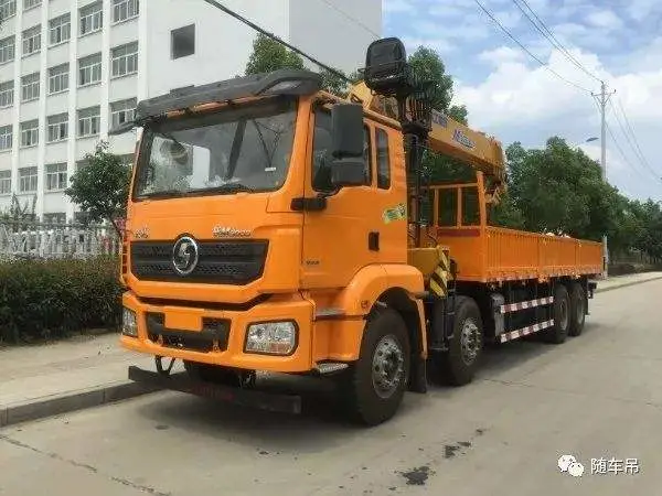 China Günstige Preis H3000/340hp/10 Räder LKW mit Kran zum Verkauf