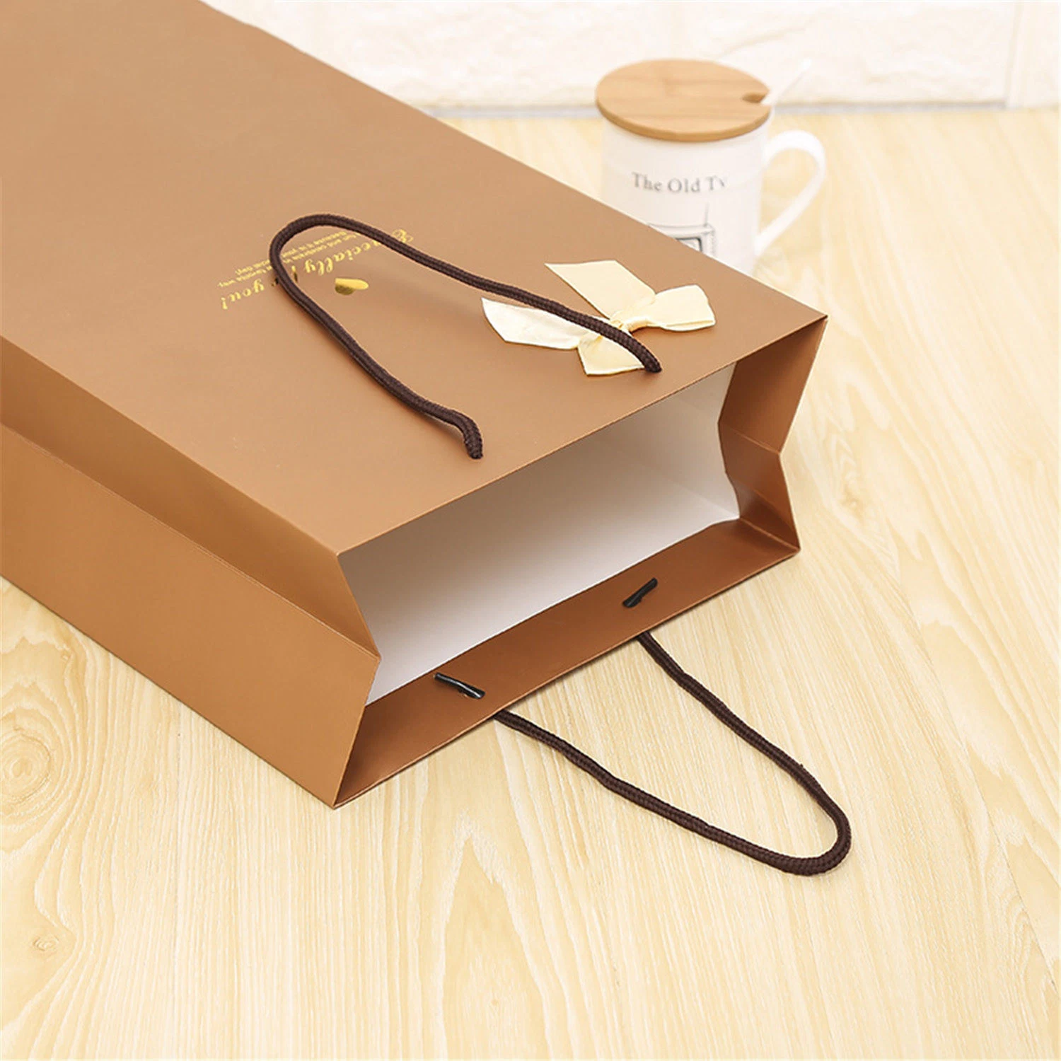 Wholesale Customizable Famous Brand Printed Candy Cheap Fashion Creative Paper Bag Printing with Handles