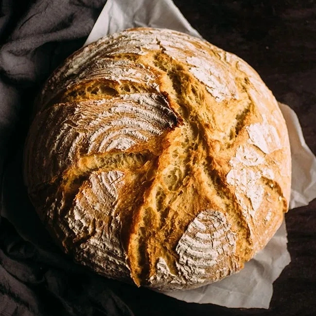 Prix d'usine de classe alimentaire l'acide benzoïque No CAS 65-85-0