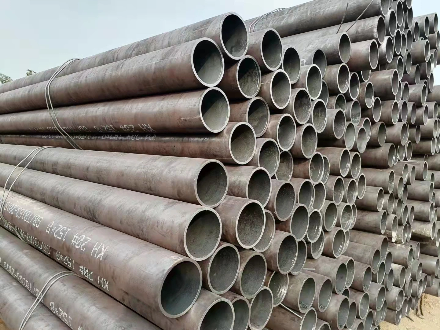 ASTM A53 API 5L Round Black Seamless Carbon Steel Pipe and Tube