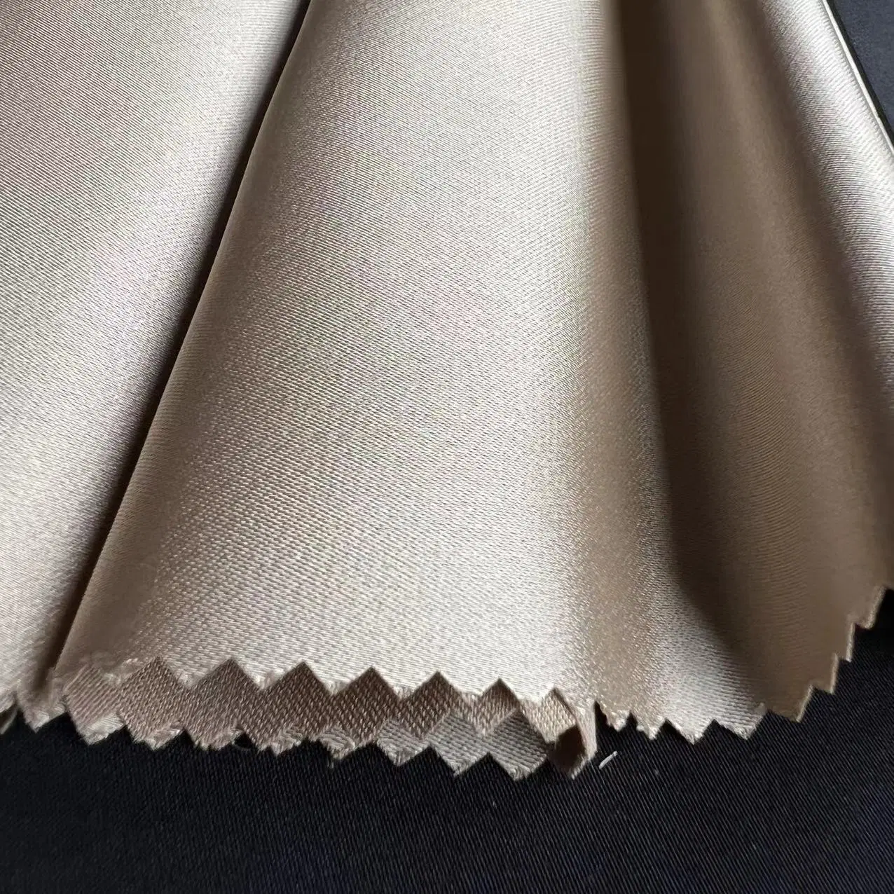 New Design 100%Polyester 200GSM Shining Fabric for Dress