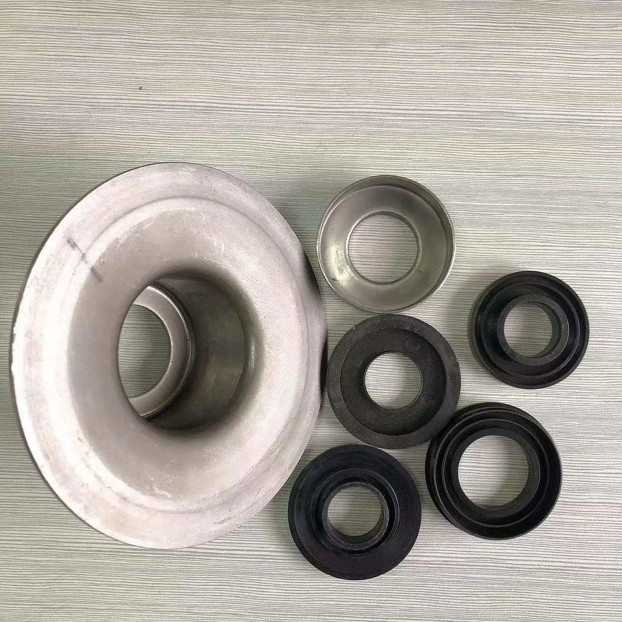Belt Conveyor Parts Punched Bearing Base 6307 Metal Housing with Labyrinth Seals