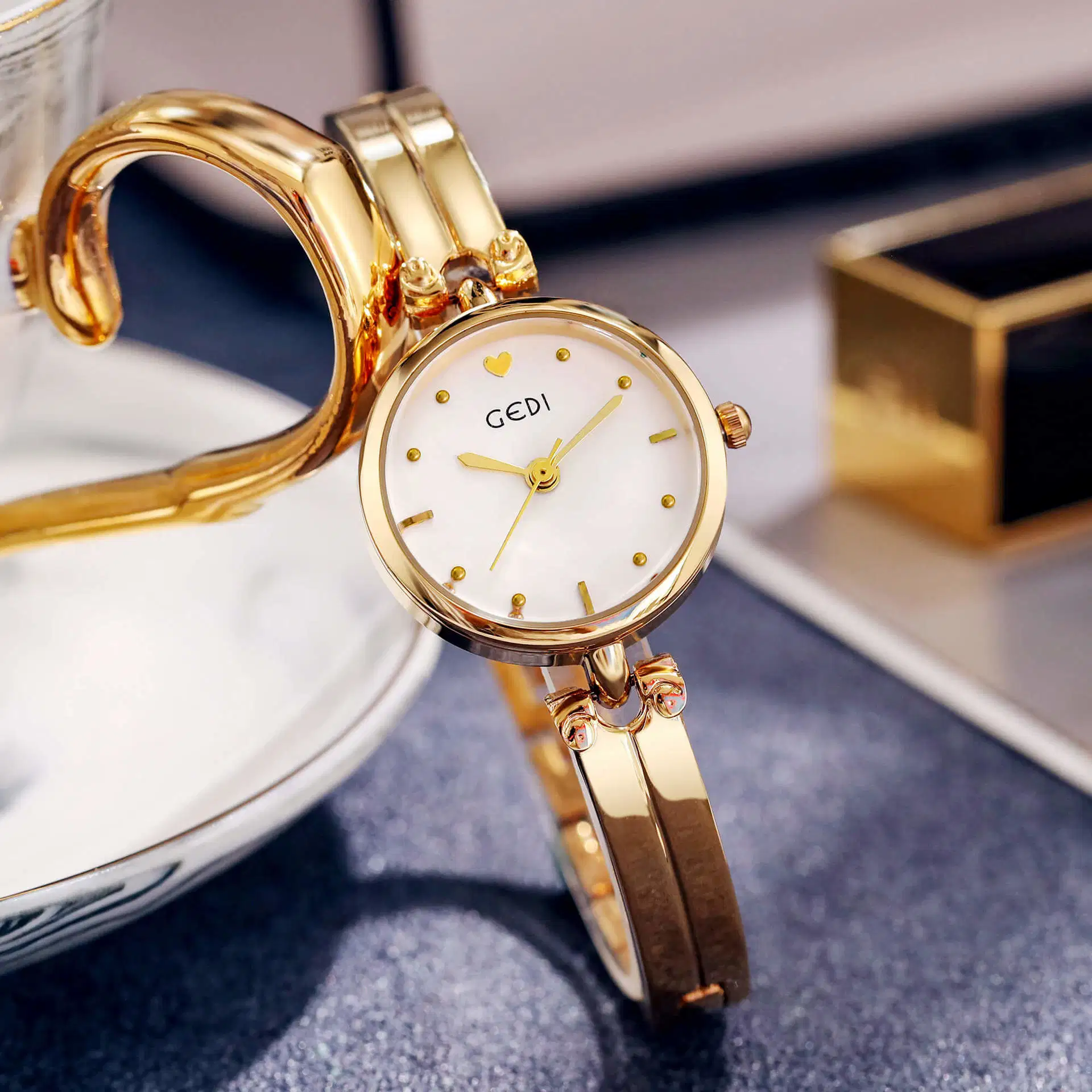 Luxury Fashion Exquisite Gift Watch Bracelet Girl