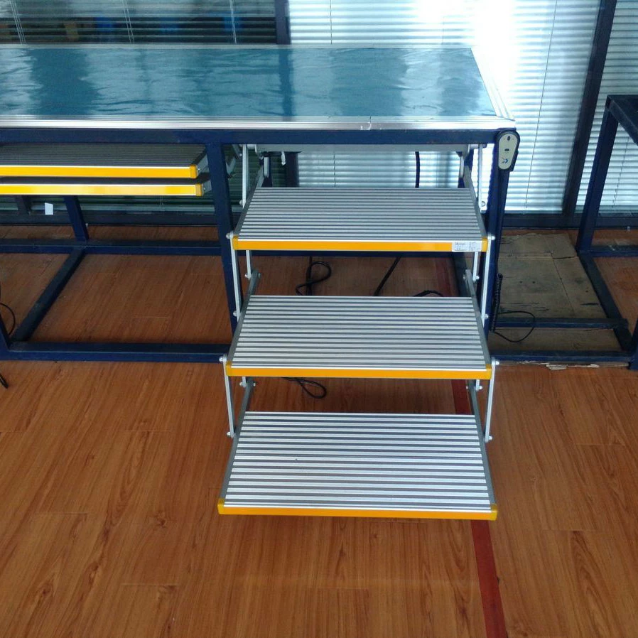 Folding Aluminum Step Ladders with CE Certificate and Loading Capacity 200kg