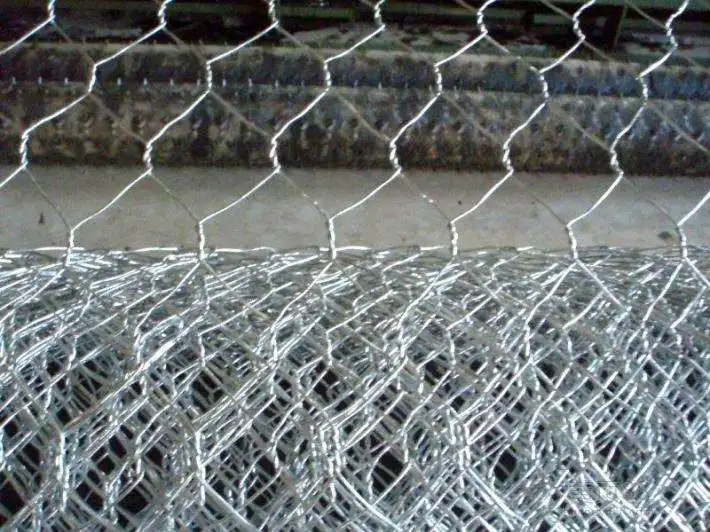 PVC Coated Iron Wire Chicken Net Cheap Hexagonal Mesh Fence Roll