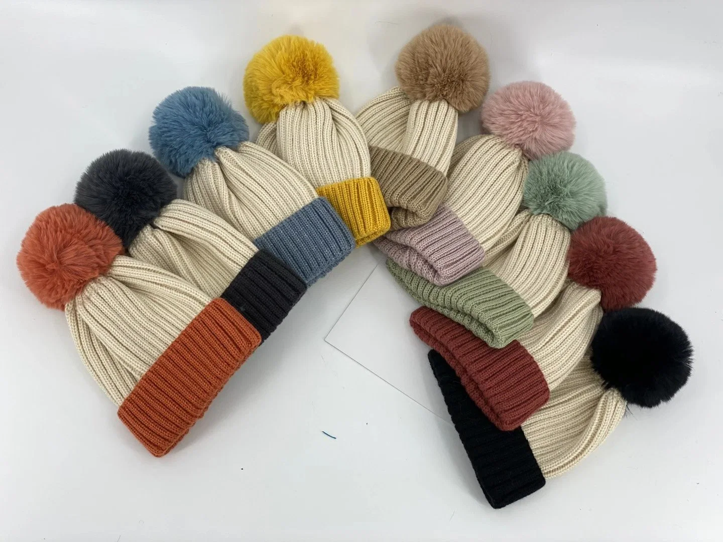 Winter Contrast Color Knitted Twisted Beanie Hat with Inside Lining