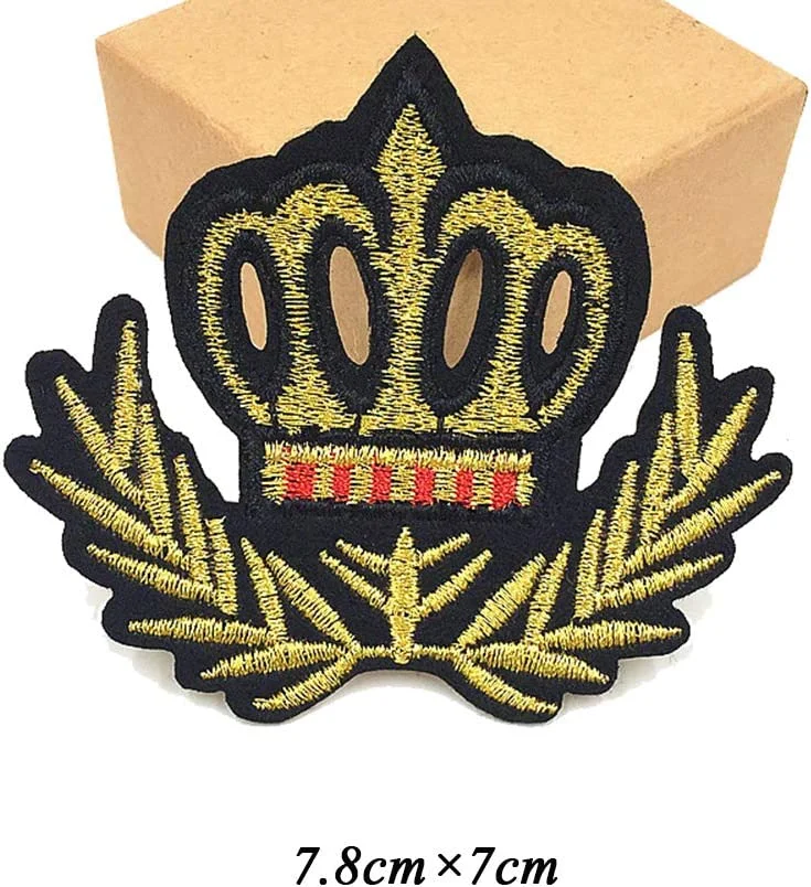 Custom Designer Logo Iron on Heat Press Patches Bandera Badges Gold Crown Applique Patches Badges para el uniforme de la Escuela de Sombrero Decoración