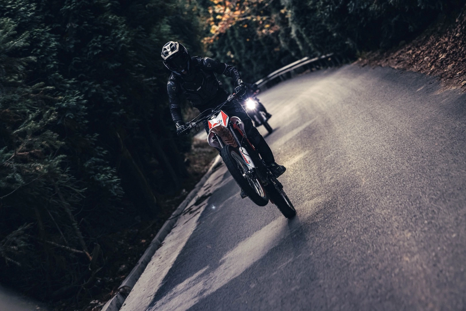 Rfn Ares Rally PRO Vélo tout-terrain électrique Moto électrique avec batterie au lithium Motocross électrique Pit Bike électrique Vélo tout-terrain électrique pour adultes