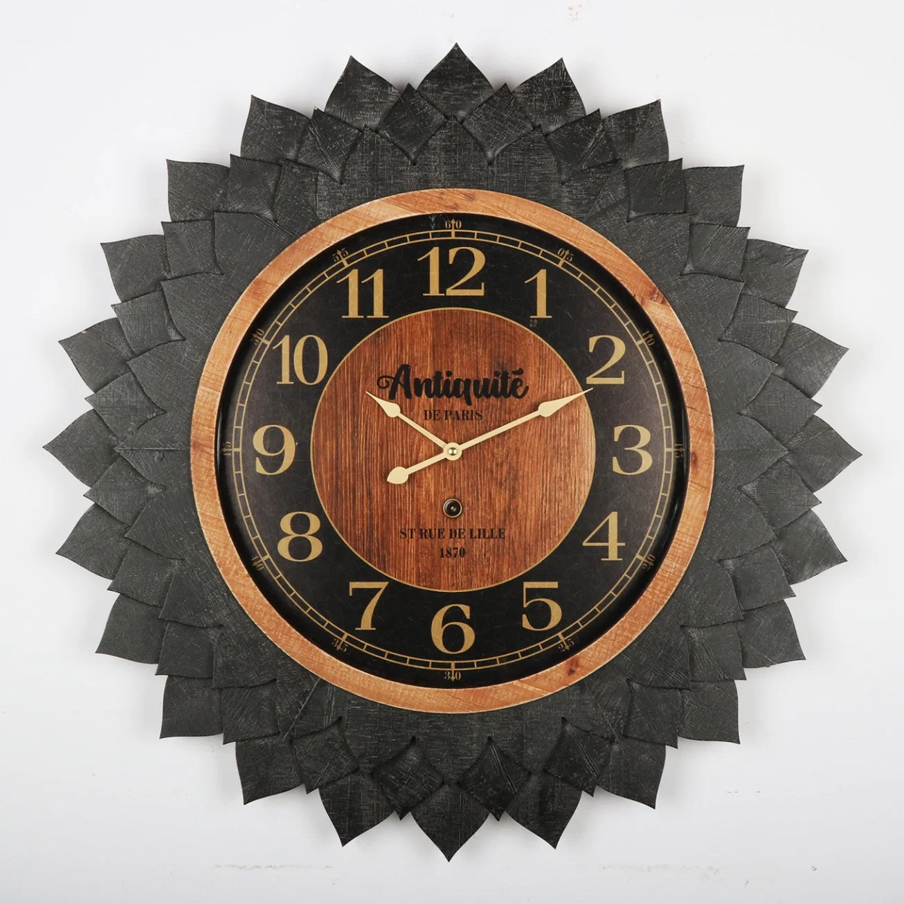 Reloj de pared de madera rústica en forma de flor para decoración del hogar.