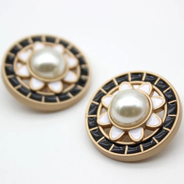 Kebutuhan Menjahit Gold Color Pearls and Diamond Adorned Metal Sewing Shank Buttons