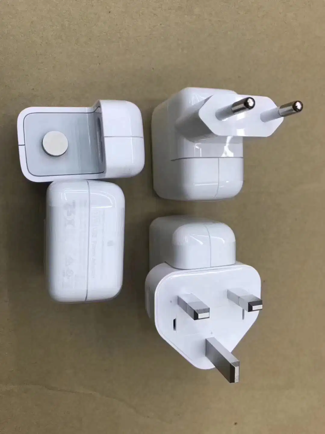 Venta caliente de la UE/US Polo cargador de viaje portátil USB adaptador de corriente de 12W para el iPhone