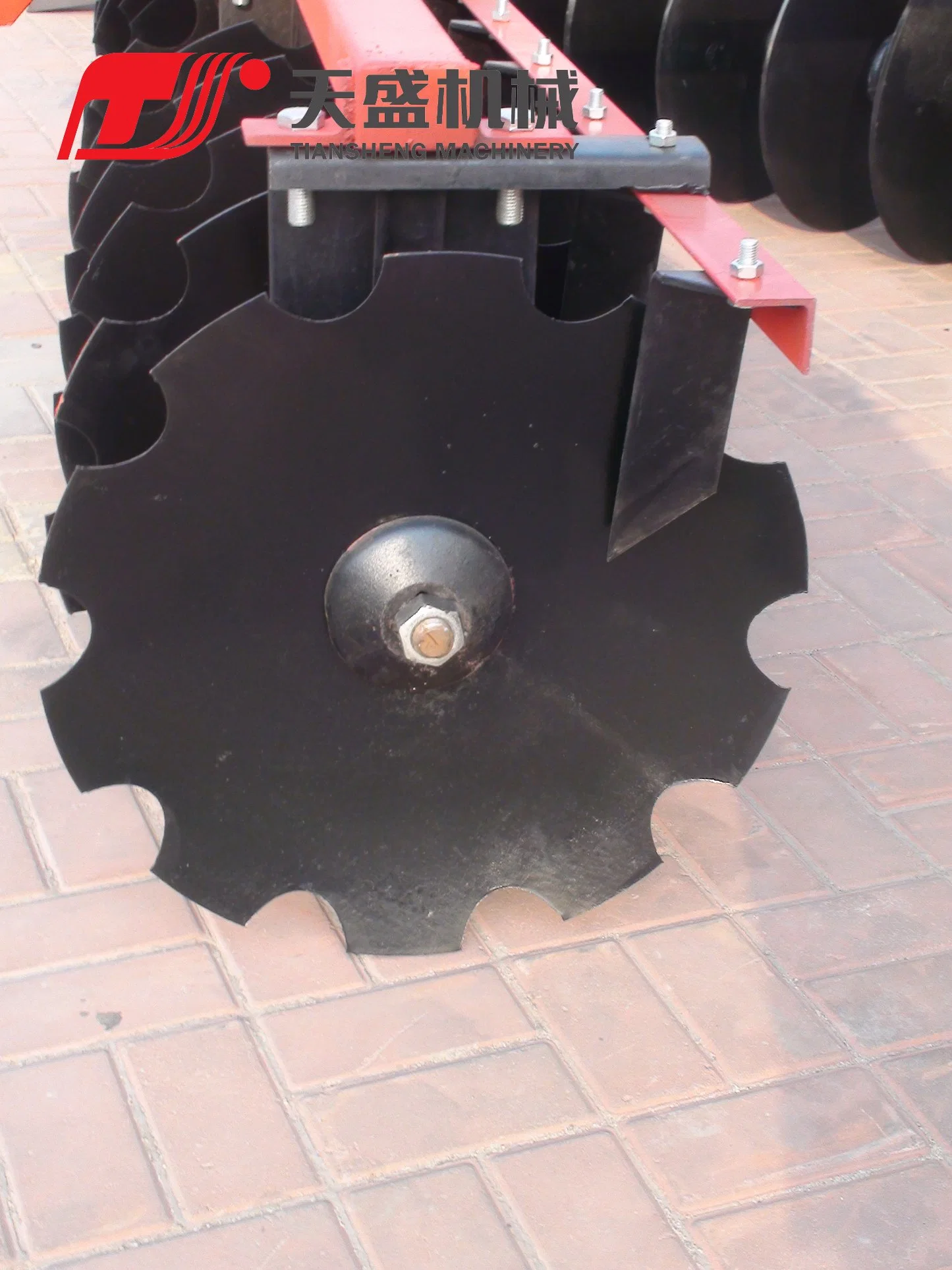 Tractor montado 24blades Trabajo de servicio ligero Depth140mm ancho de trabajo 2,5m Escarificador de disco