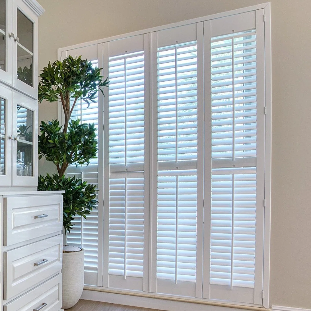 Factory Direct Supply Window Blinds Decorate Home Circular Plantation Shutters