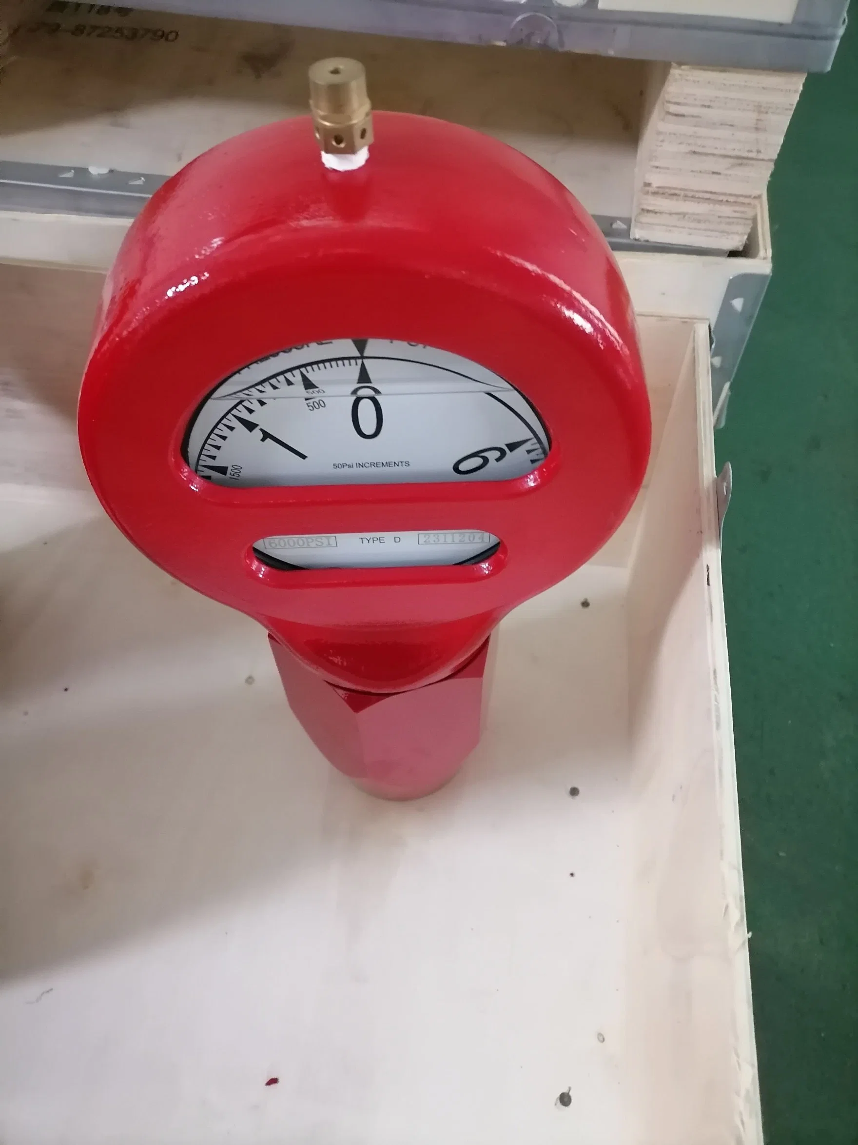 6000psi Pressure Gauge Model 6 with 2in NPT Thread Connection