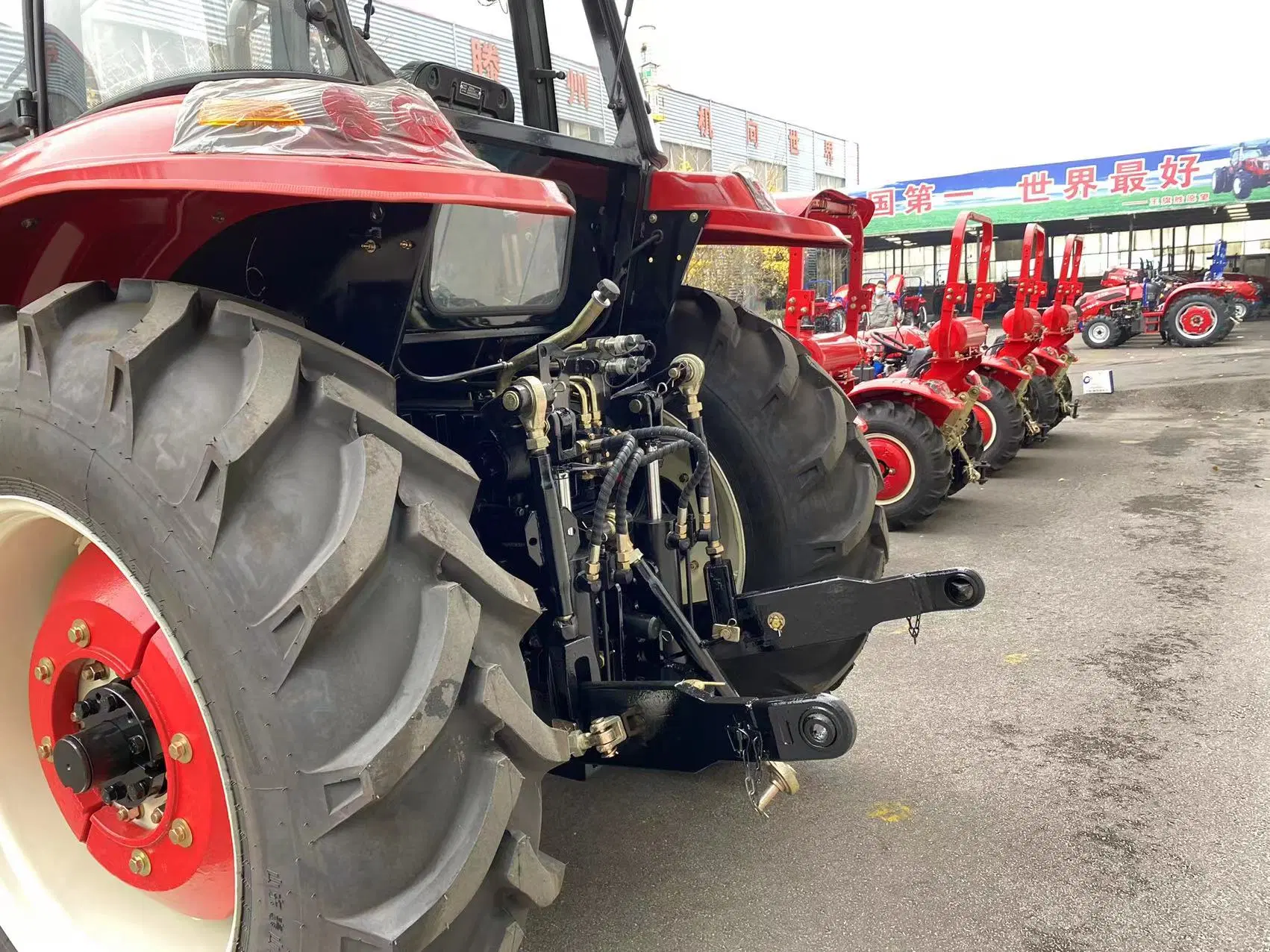 130 chineses a HP 55HP 65HP 45HP 90HP 4WD máquinas agrícolas da exploração do Equipamento Trator Grande com grandes pneus para agricultura