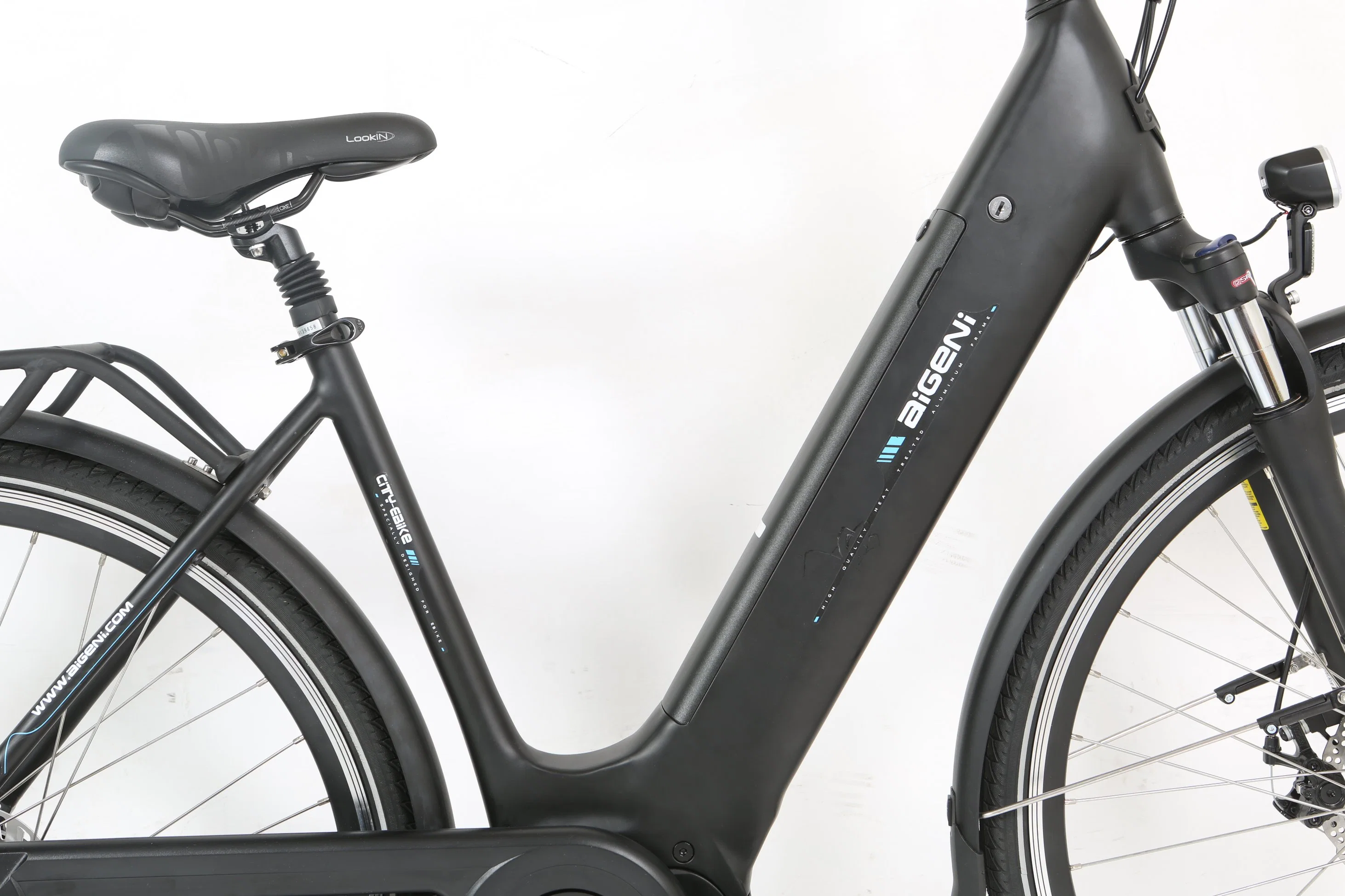 28 Inch Black Electric Bicycle 250W City Bicycle