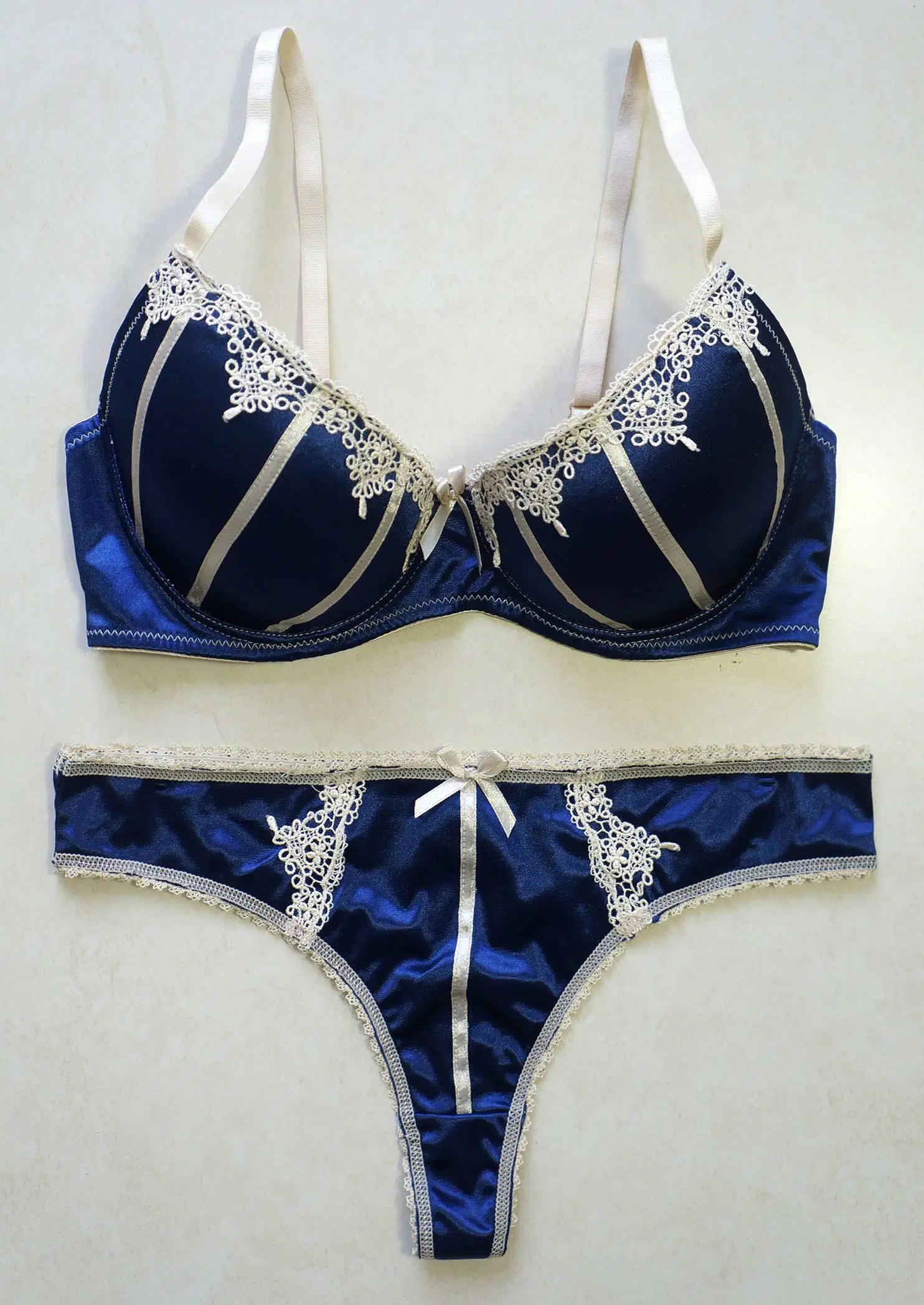 Sexy Bra con el tanga para damas ropa interior Conjunto