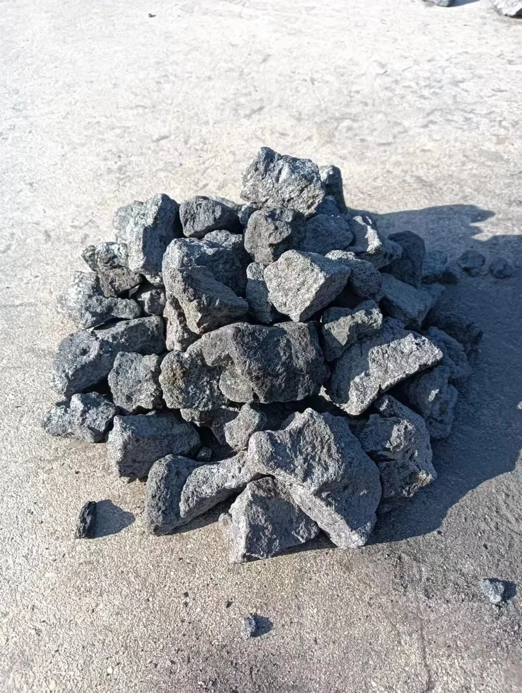 Coke High Sulfur CPC Calcined Anthracite Coke Petroleum Coal 1-5mm Manufacturers Supplier