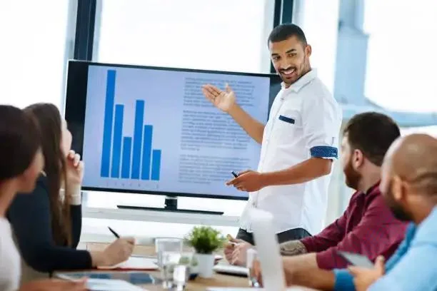 Sala de reuniões Ecrã Táctil interactivo o escritório dispõe de um visor LCD tudo-em-um Smart TV