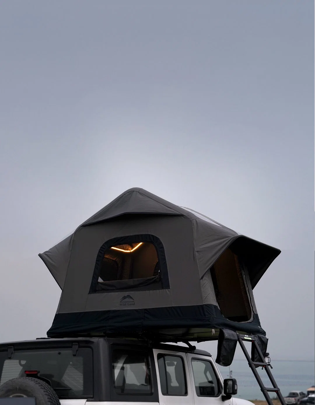 Wild Land Kickstarter Air Roof الخيمة القابلة للنفخ RTT السيارة Camping فوق الخيمة