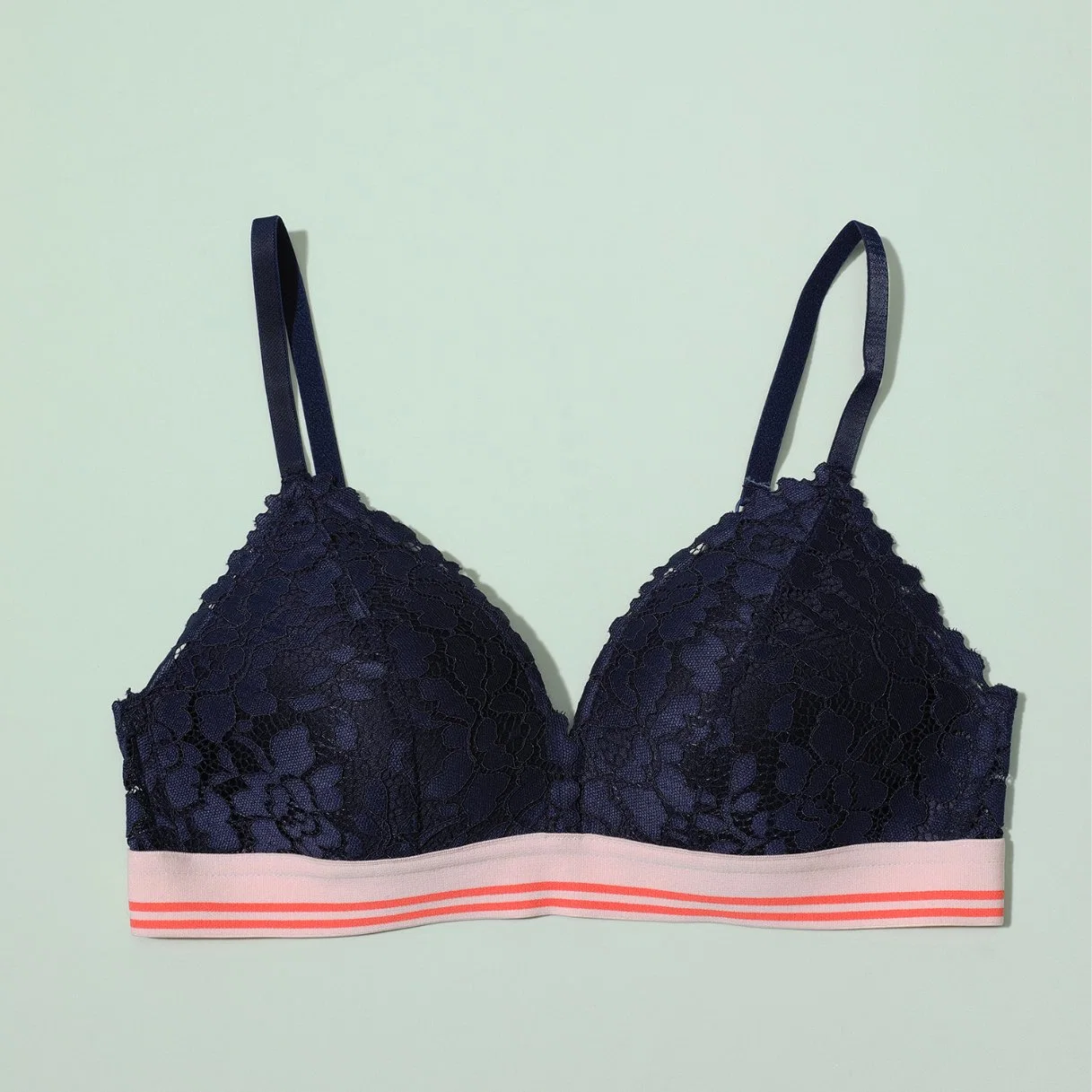 2022 New Style Dark Navy Lace Soft Simple Breathable Sexy Lady Wireless Bra Sporstwear Lingerie Set