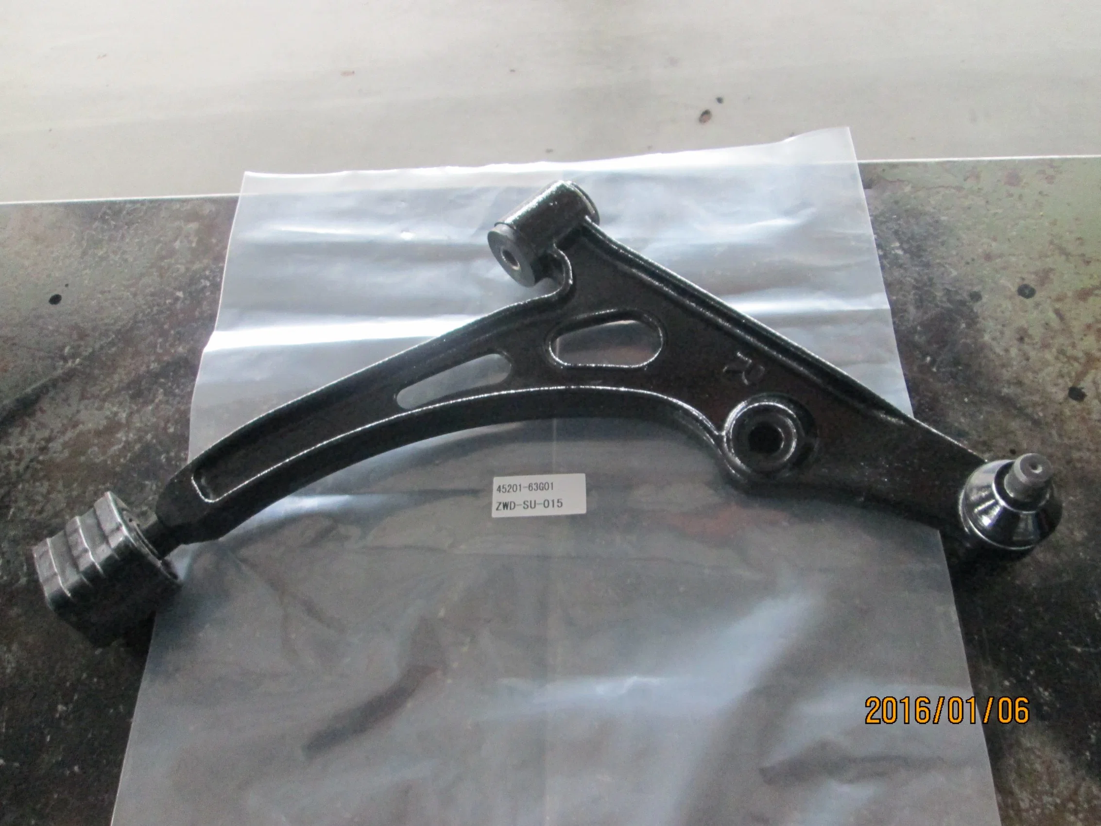 45201-63G01 45202-63G01 Car Auto Suspension Parts Control Arm for Suzuki