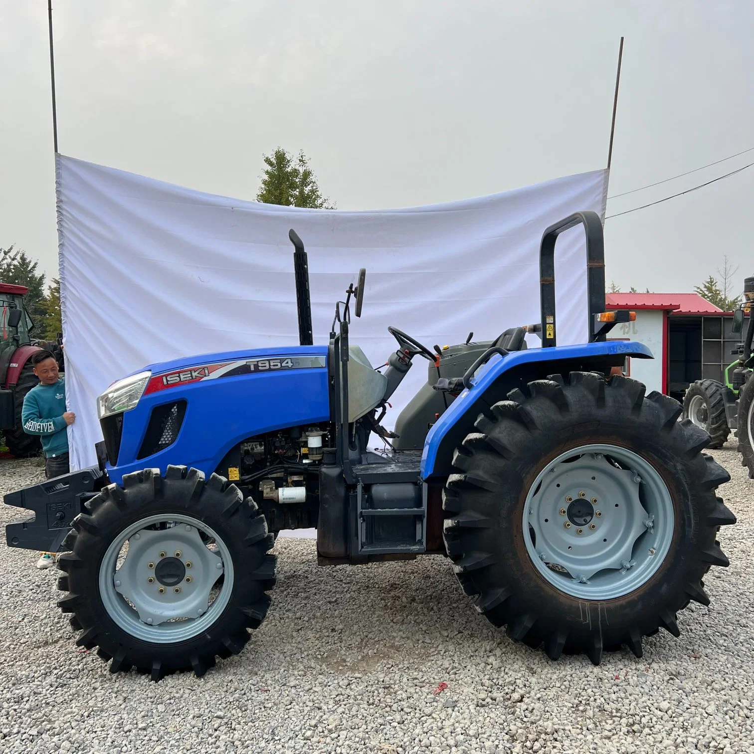 Fourniture d'usine Meilleure qualité Tracteur agricole d'occasion Iseki T954 sans cabine.