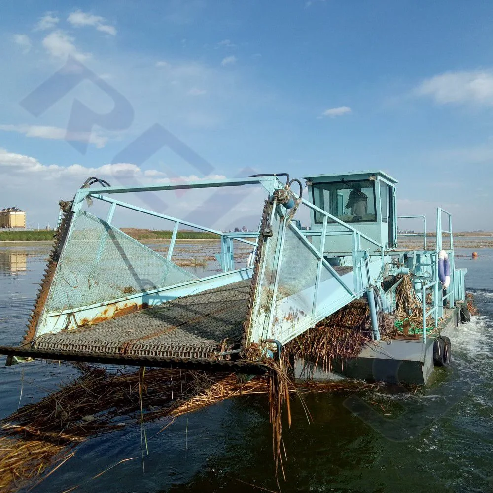 Manufacturer Floating Rubbish Collecting Boat Floating Weed Skimmer Harvester