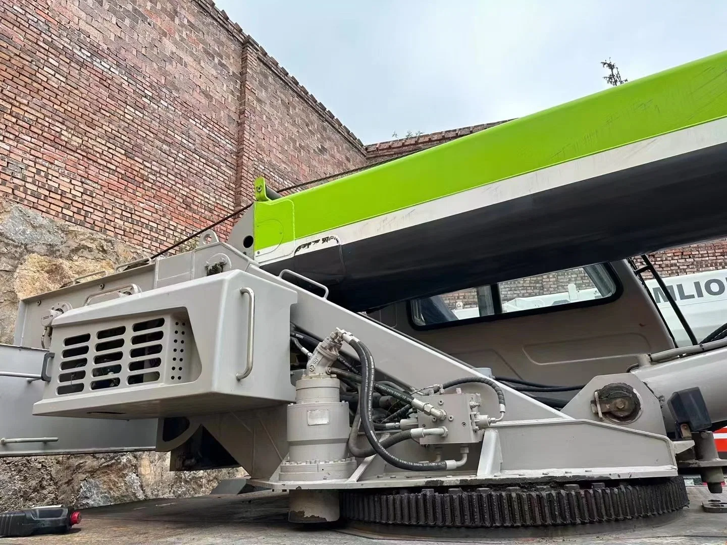 2020 Зоомлев 25 тонн подержанное подъемное оборудование для грузовиков Мобильный кран Строительная компания Machinery