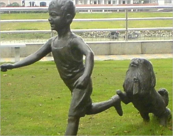 Jardim exterior de metal de bronze decoração Escultura Estátua de cães para venda