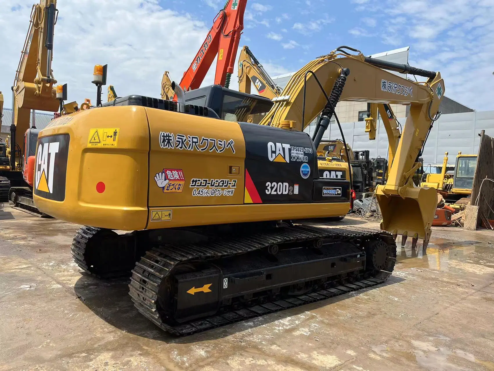 الحفار الزاحف Cat 20t موديل سنة 2017 من Caterpillar 320D