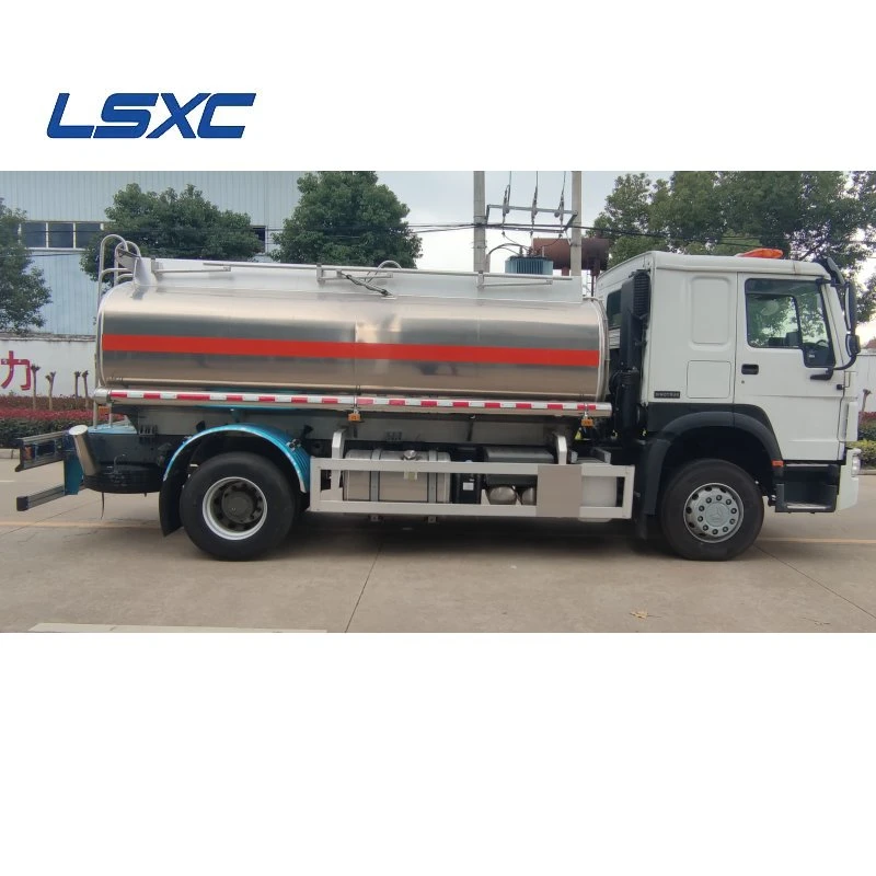 Factory Sale Sinotruk HOWO 4X2 Adr Euro2 Standard Diesel Truck 2500L Fuel Tank Truck