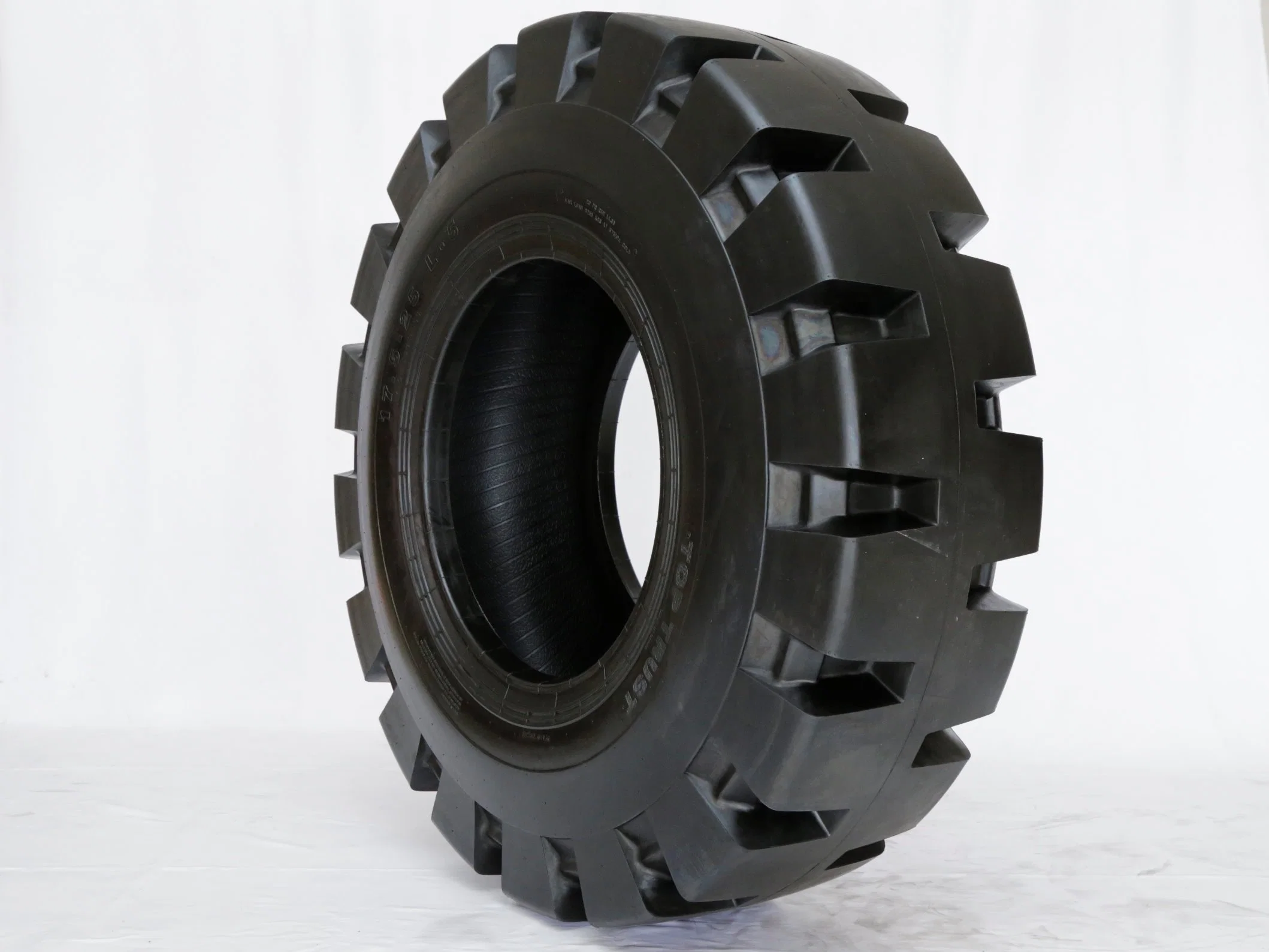 China Suppler Wholesale/Supplier L-5 OEM Nylon Bias Earthmover Loader Truck OTR Tire L-5 20.5-25 off-The-Road Tyre