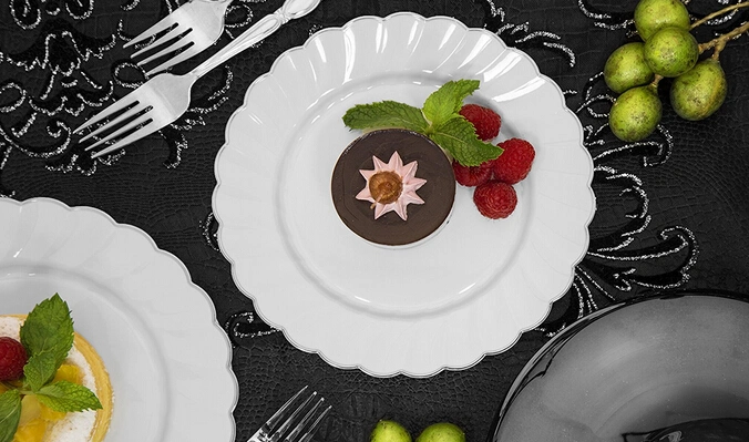 Ensalada blanca / Postre placas de plástico con plata de la llanta de flores