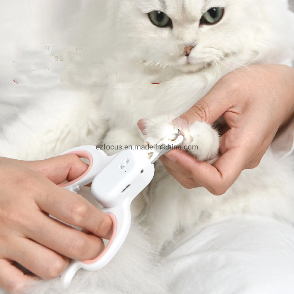 Aparador de unhas para animais de estimação LED Clipper Light USB recarregável Toenail Clippers pegas resistentes e antiderrapantes para gatos de cães de grande dimensão Animais Wbb17360