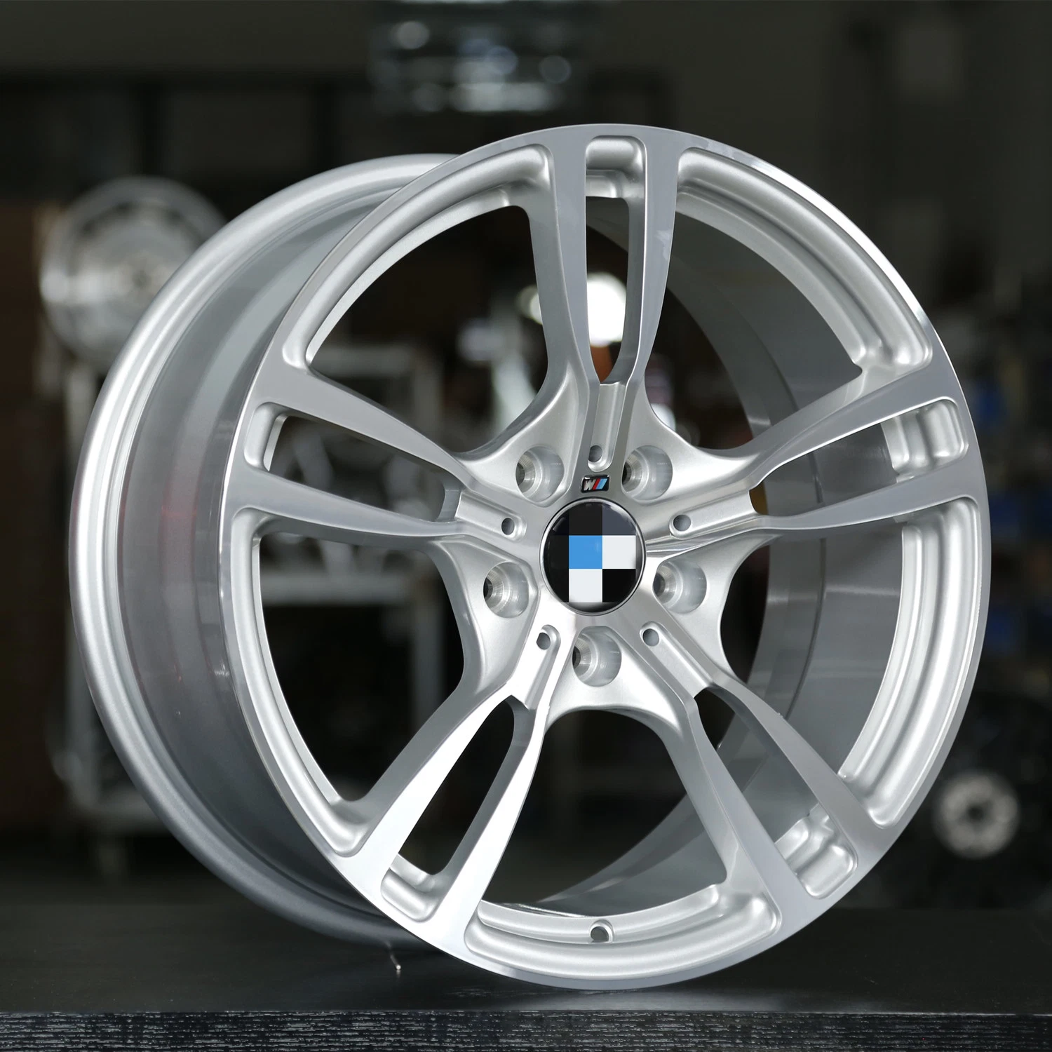 Factory Producing Factory Direct Stock Modern Design Customized Wholesale/Supplier Auto Accessories Casting/Forged Stainless Steel/Aluminum Alloy Wheel Tyre Rims/Hub