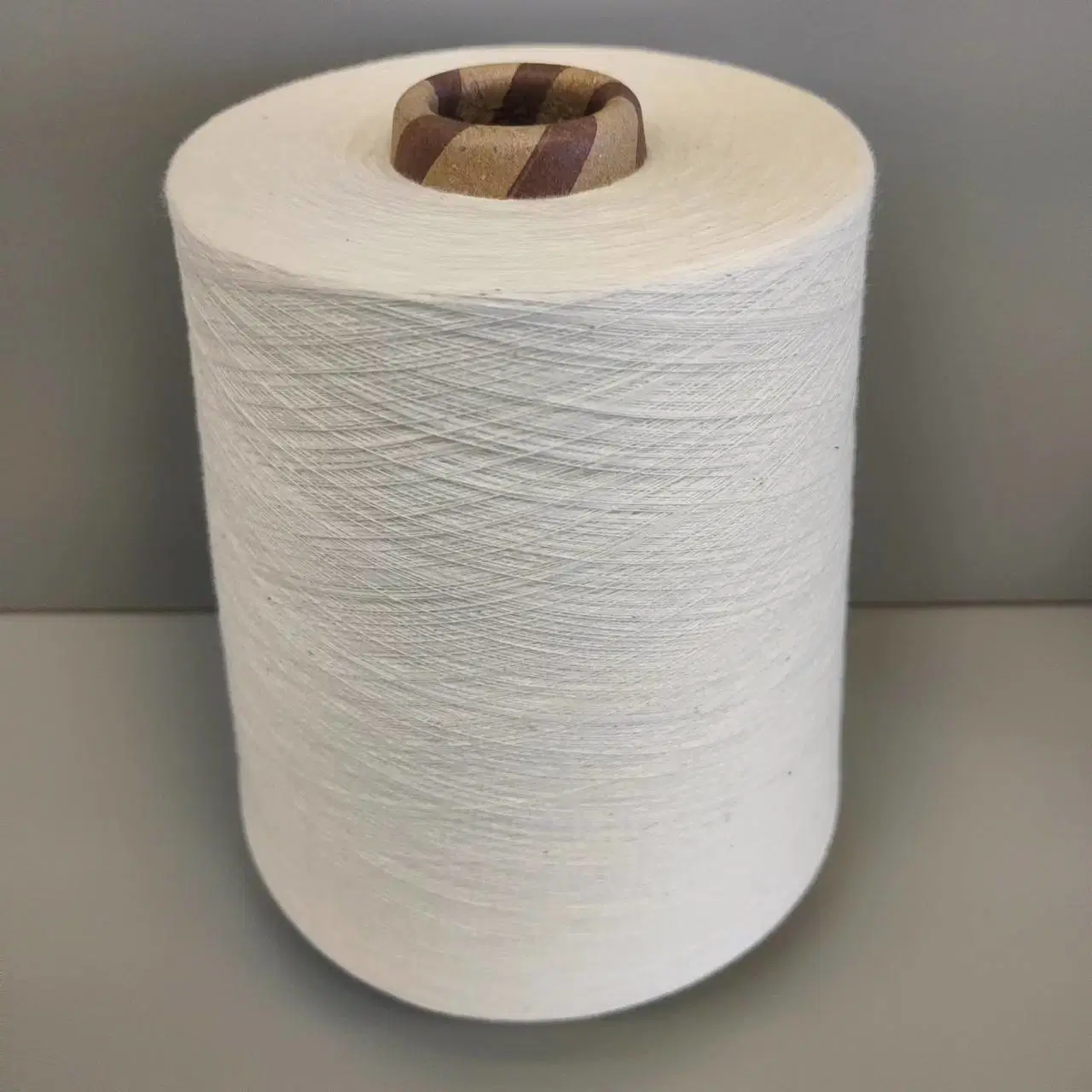 Coton 60/pur polyester 40 fils 32s/1 anneau filé